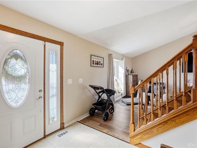 8798 Deer Chase Drive, Huber Heights, OH 45424 Photo 4