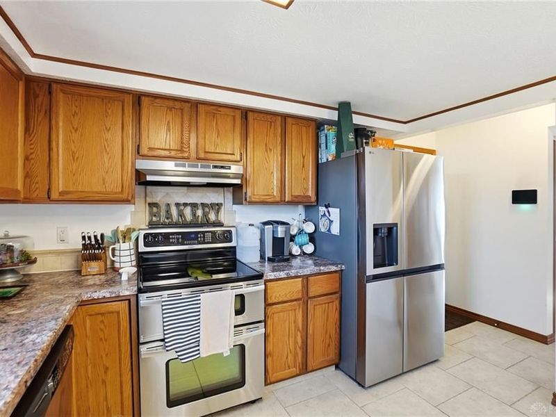 8798 Deer Chase Drive, Huber Heights, OH 45424 Photo 9