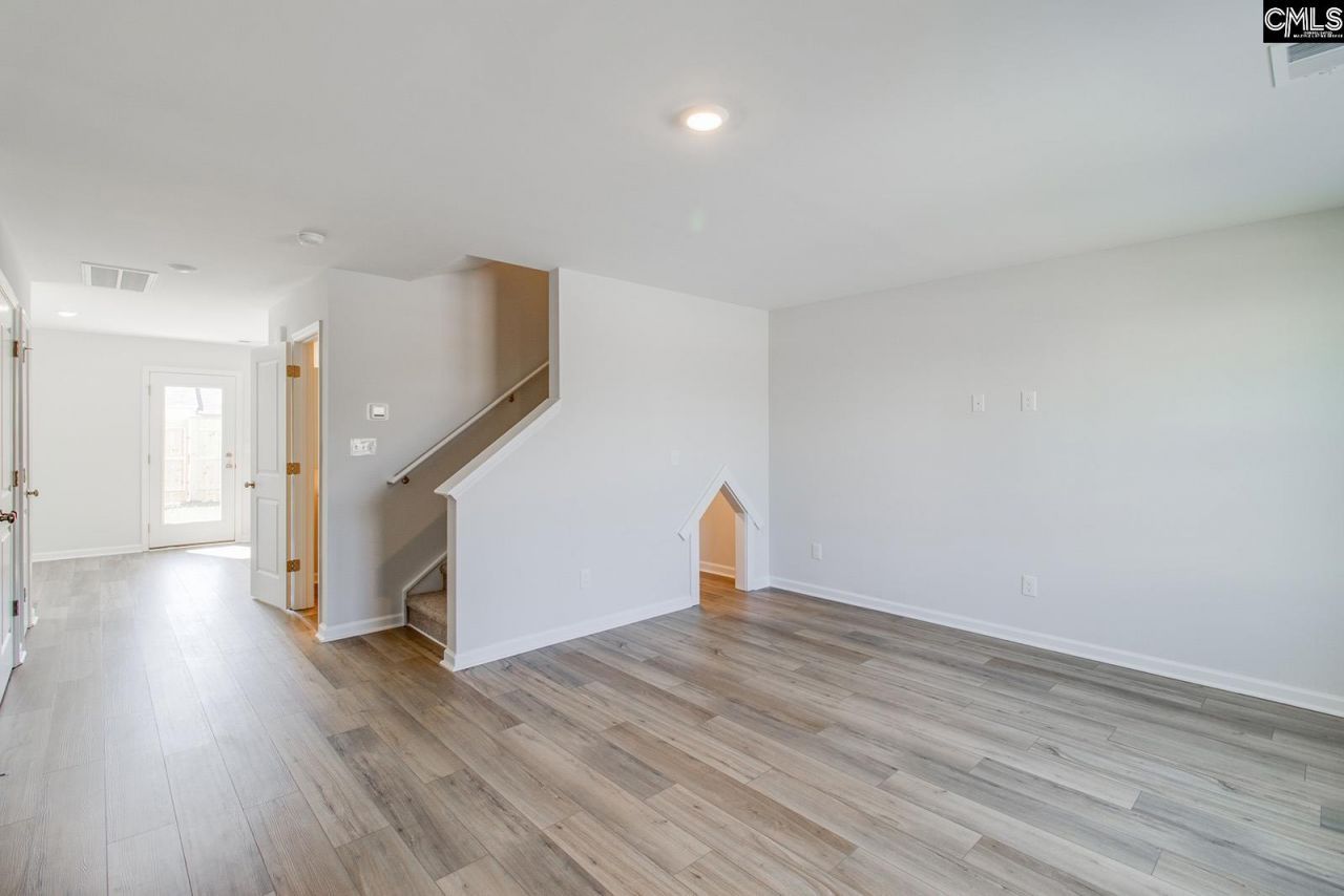 3055 Harborview Drive  Photo 4