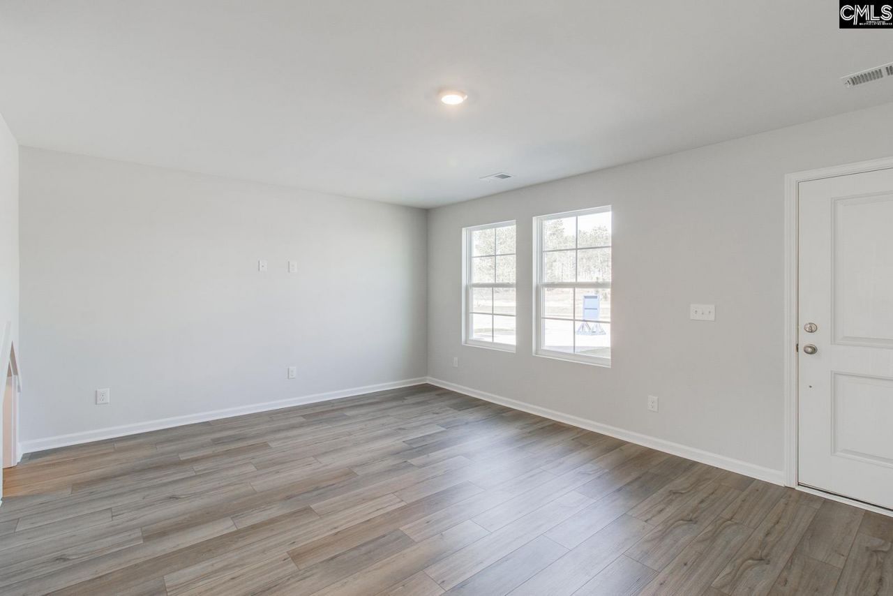 3055 Harborview Drive  Photo 5