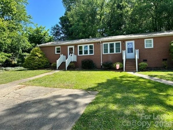 3465 Smokehouse Court , Unit 6, Lenoir, NC 28645