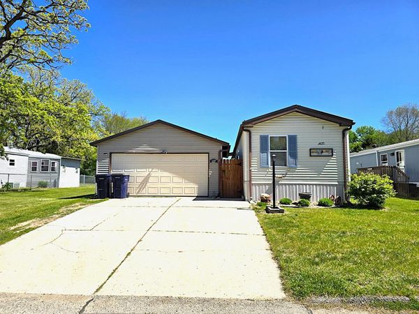 127 Falling Creek Circle, Janesville, WI 53548