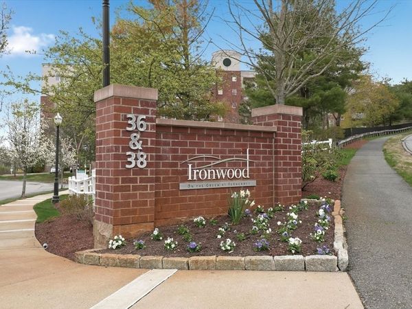 38 Village Rd, Unit 110, Middleton, MA 01949