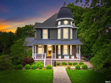 611 & 611 1/2 PARK Avenue, Pekin, IL 61554