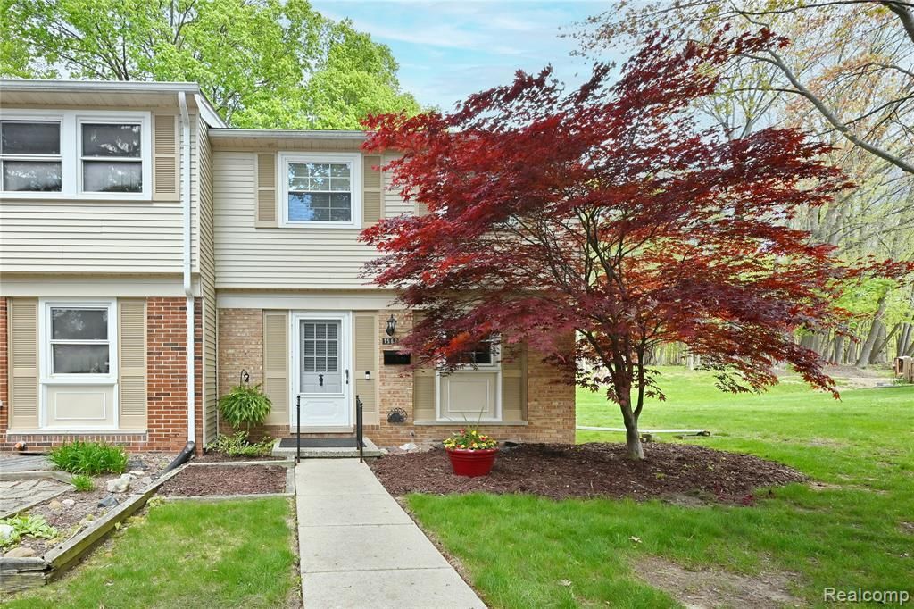 1562 Brentwood Drive, Troy, MI 48098 Main Photo