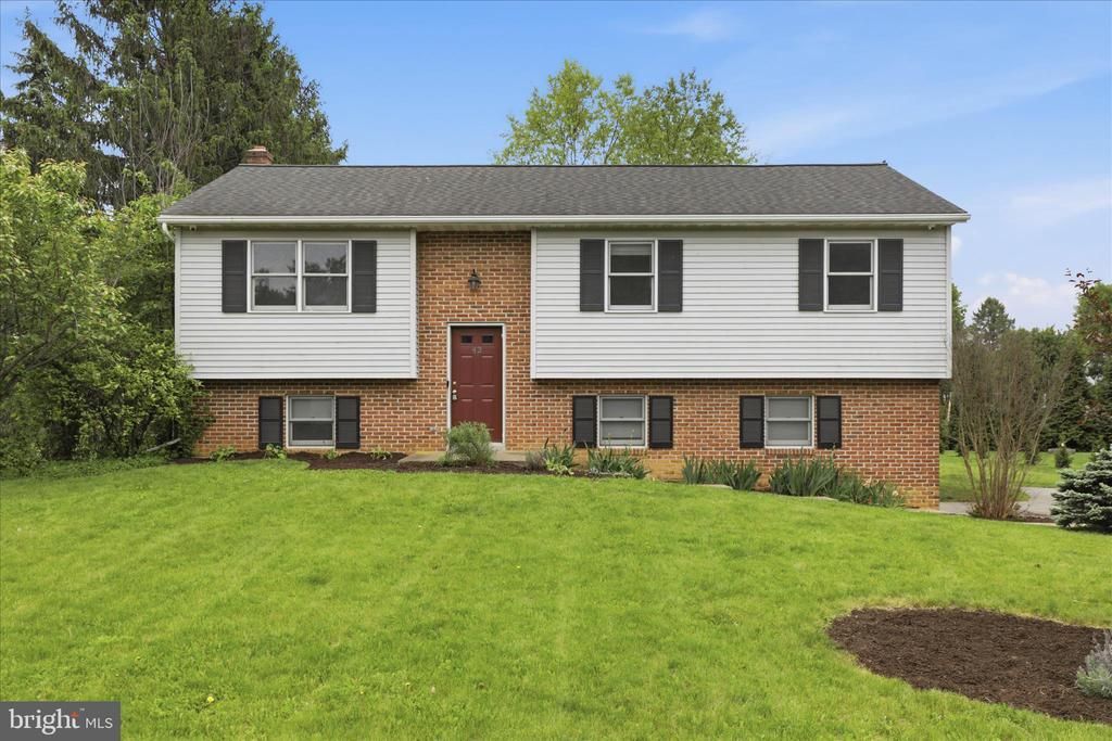 42 Pinewood Avenue, Lititz, PA 17543 Main Photo
