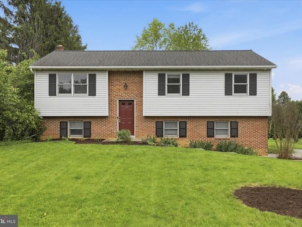 42 PINEWOOD AVENUE, LITITZ, PA 17543
