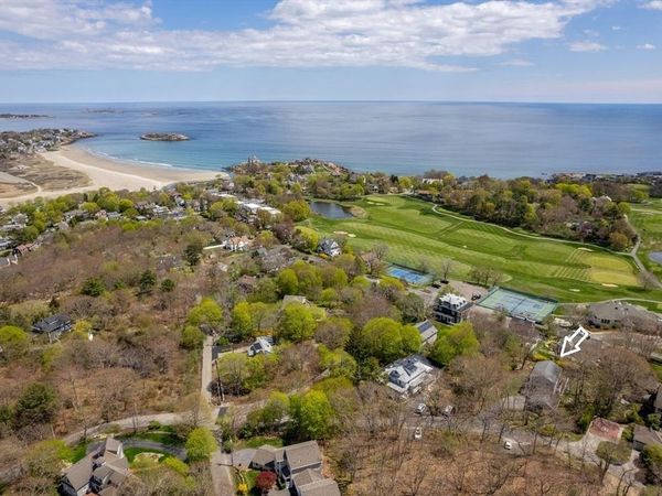 4 Graystone Road, Gloucester, MA 01930