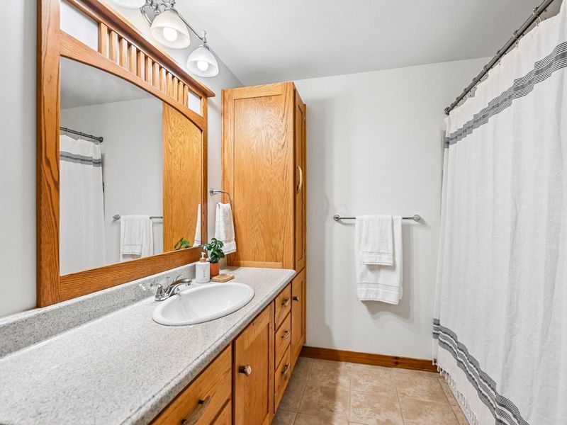 790 Maple Drive , Columbus, OH 43235 Photo 28