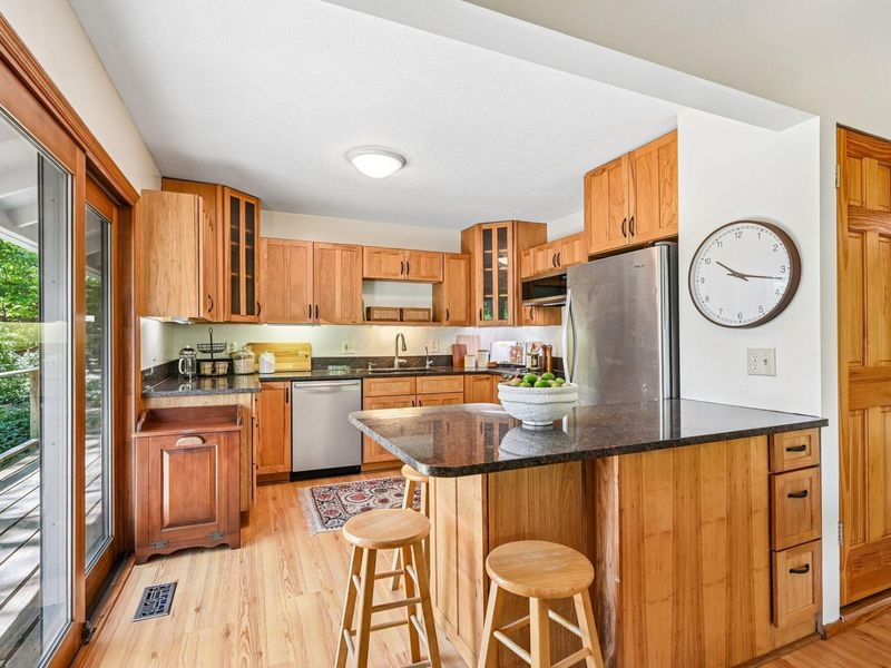 790 Maple Drive , Columbus, OH 43235 Photo 7
