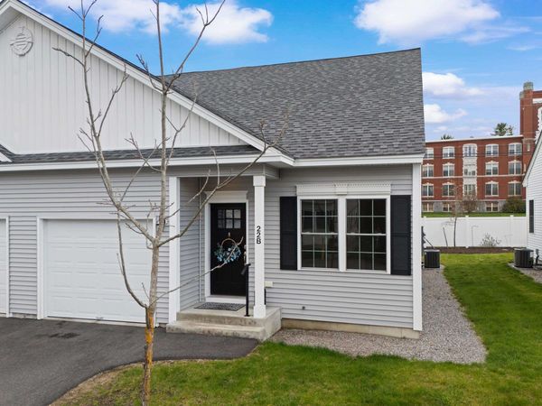 22 Angel Point Circle, Unit B, Goffstown, NH 03045