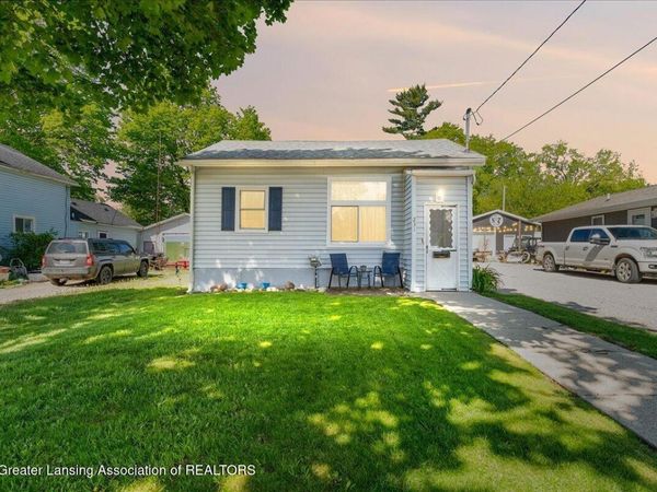 231 N Sheldon Street, Charlotte, MI 48813