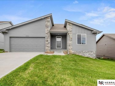 2025 Gindy Circle, Bellevue, NE 68147