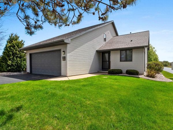 800 EAST RIVER DRIVE, Unit F, De Pere, WI 54115