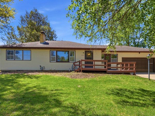 1912 Four Winds Drive, Cedar Falls, IA 50613