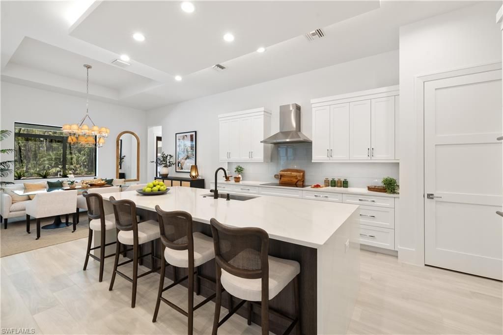 4221 7th Ave Nw, Naples, FL 34119 Photo
