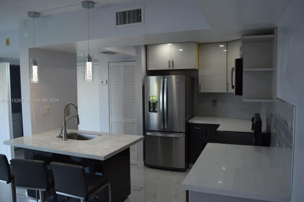2075 SW 122nd Ave , Unit 415, Miami, FL 33175 Photo