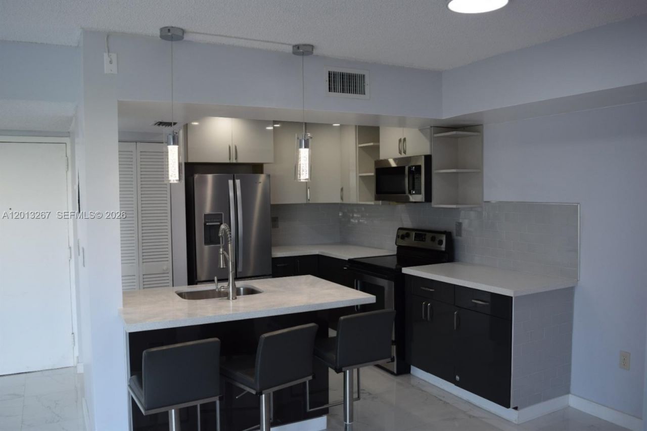 2075 SW 122nd Ave , Unit 415, Miami, FL 33175 Photo
