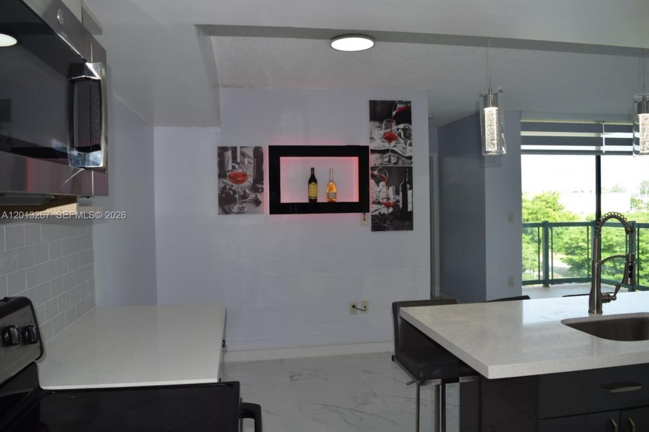 2075 SW 122nd Ave , Unit 415, Miami, FL 33175 Photo
