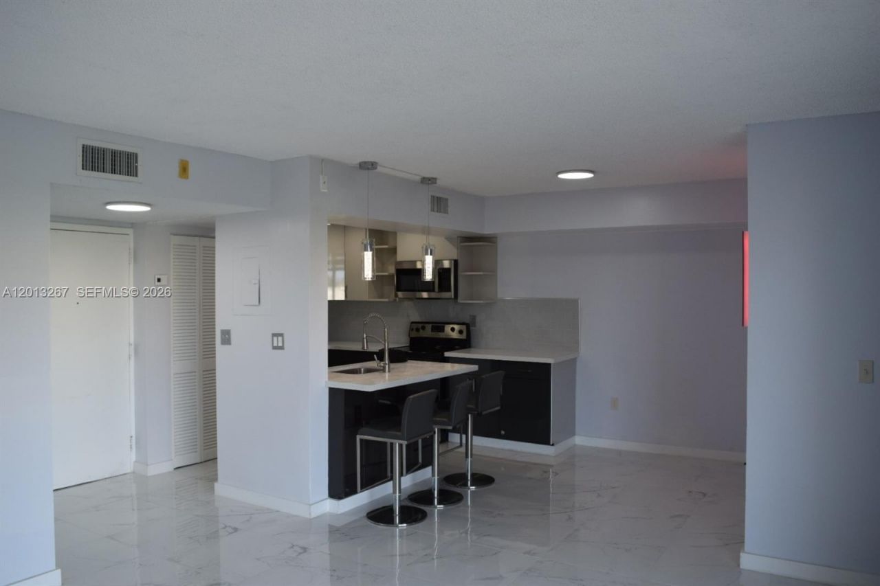 2075 SW 122nd Ave , Unit 415, Miami, FL 33175 Photo