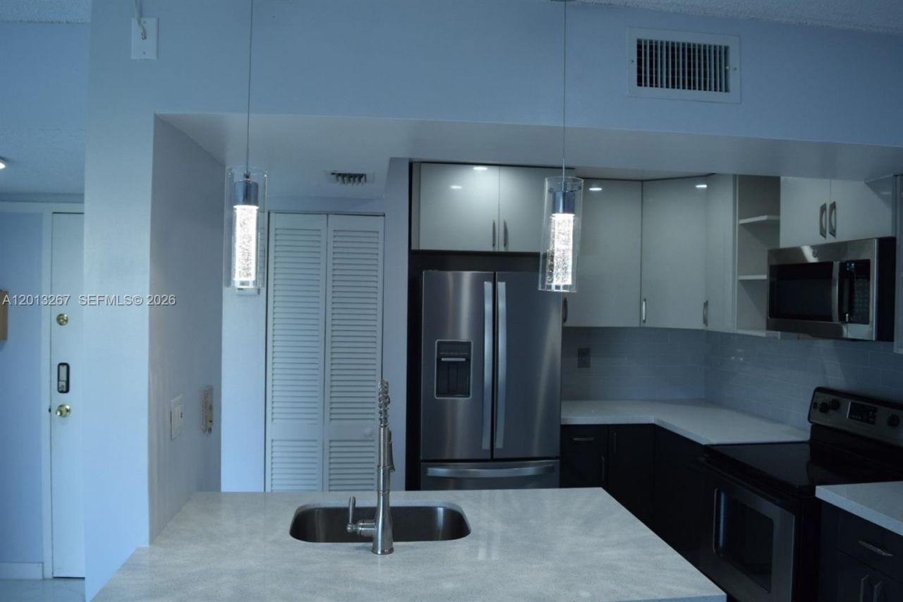 2075 SW 122nd Ave , Unit 415, Miami, FL 33175 Photo