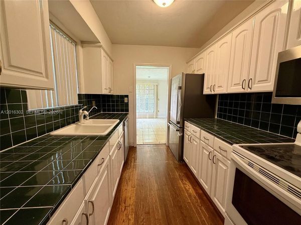 110 Antilla Ave , Coral Gables, FL 33134