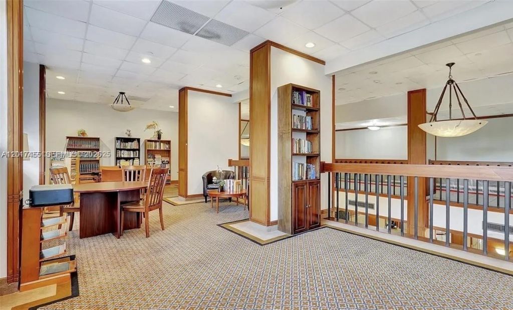 2801 NE 183rd St, Unit 1914W, Aventura, FL 33160 Photo