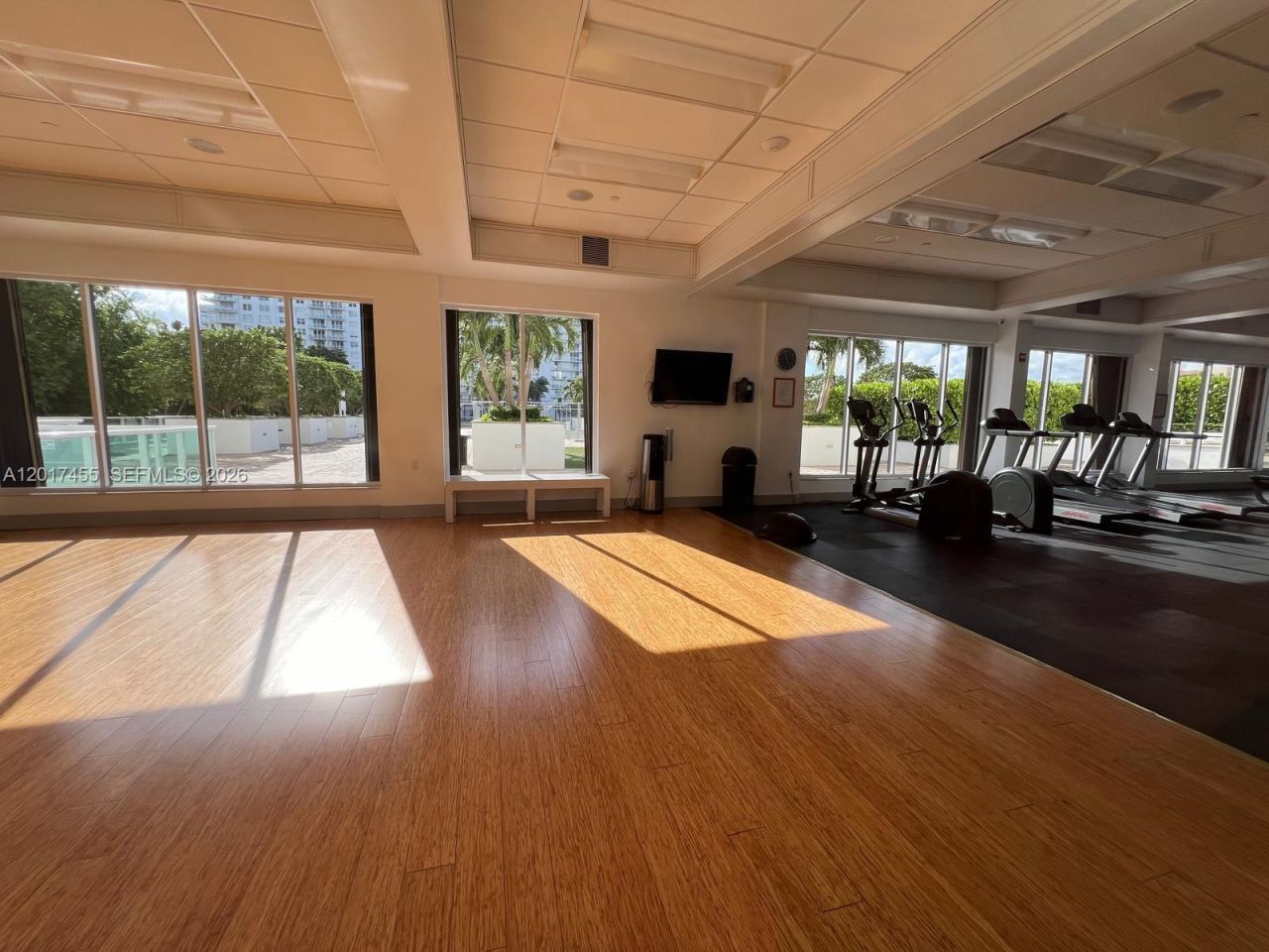 2801 NE 183rd St, Unit 1914W, Aventura, FL 33160 Photo