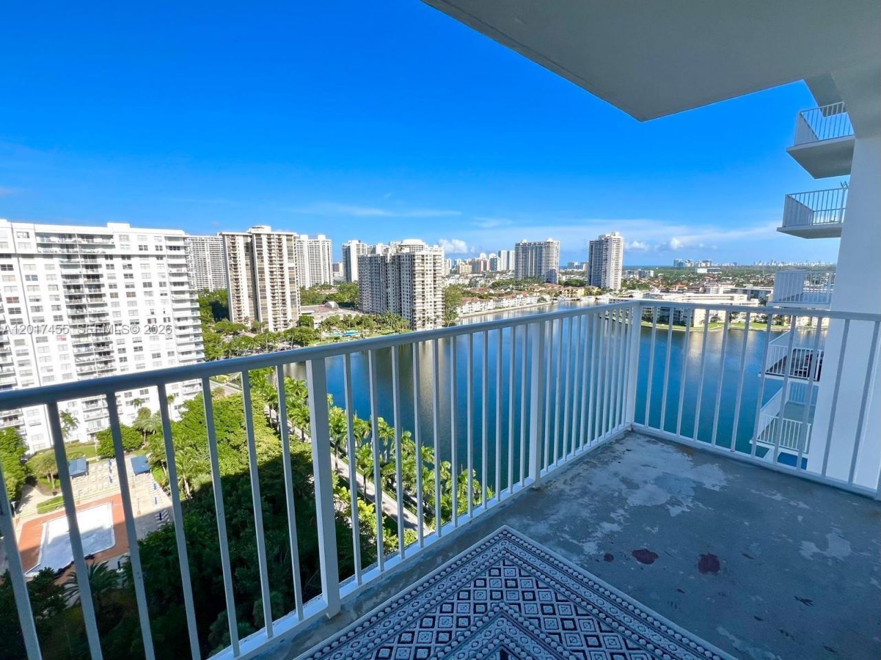 2801 NE 183rd St, Unit 1914W, Aventura, FL 33160 Photo