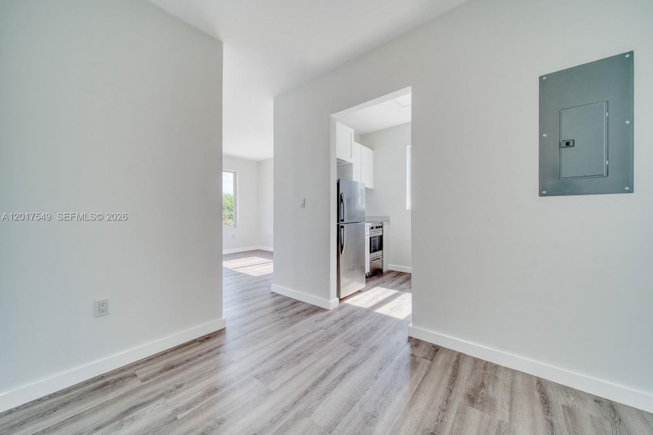 2352 SW 5th St , Unit 5, Miami, FL 33135 Photo