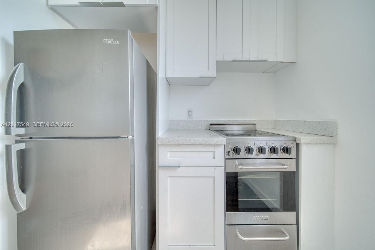 2352 SW 5th St , Unit 5, Miami, FL 33135 Photo