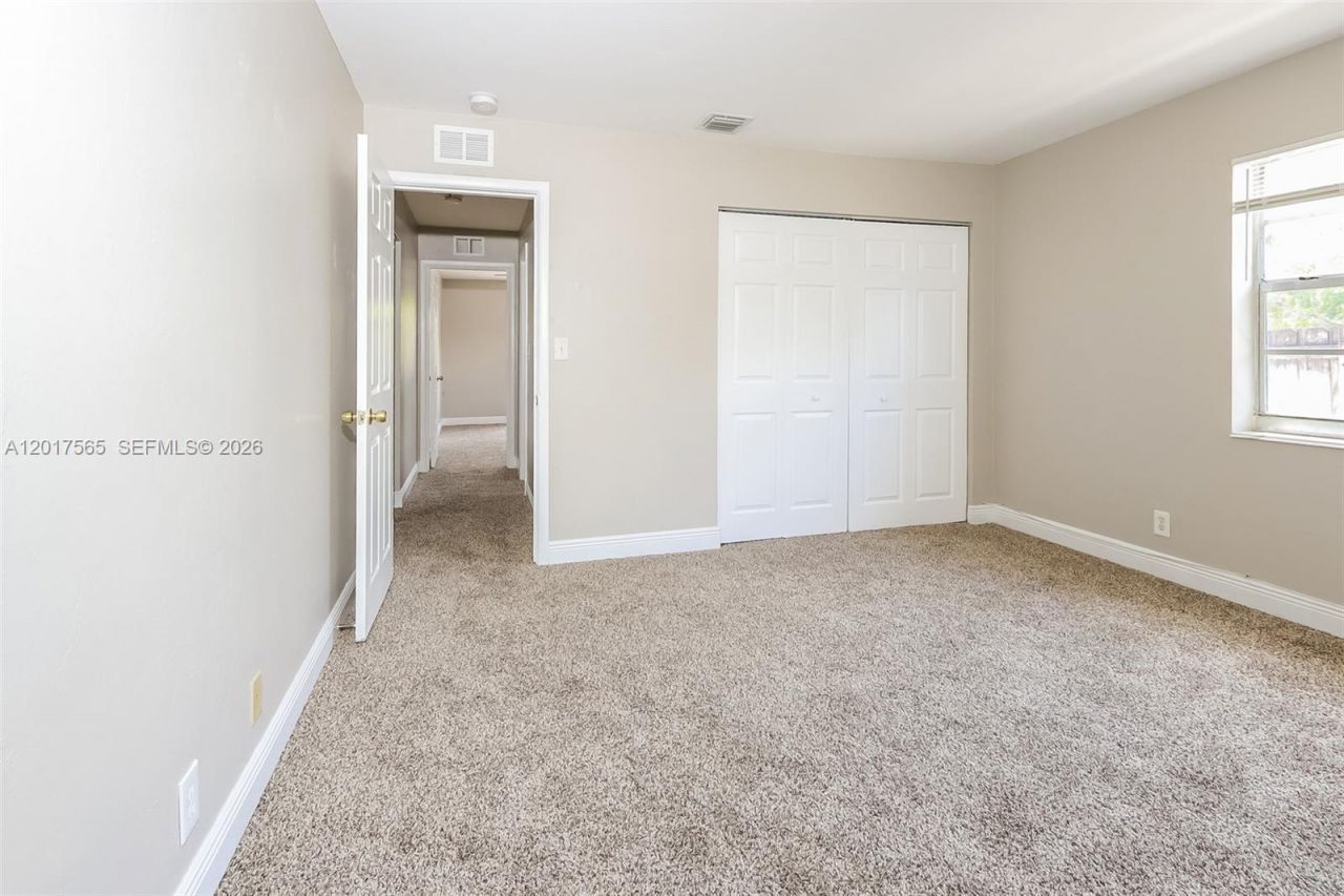 727 S Pine St , Lake Worth, FL 33460 Photo