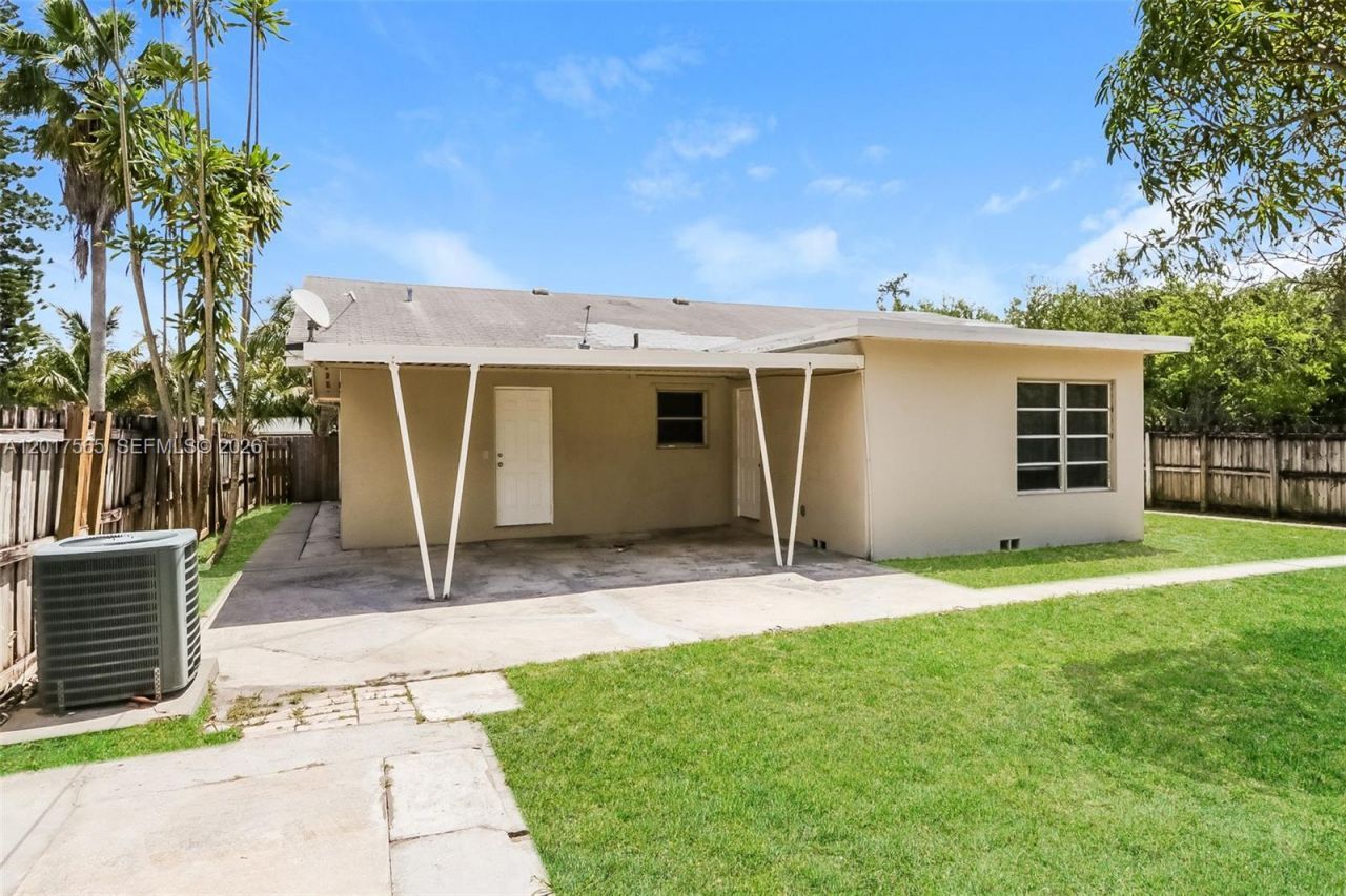 727 S Pine St , Lake Worth, FL 33460 Photo