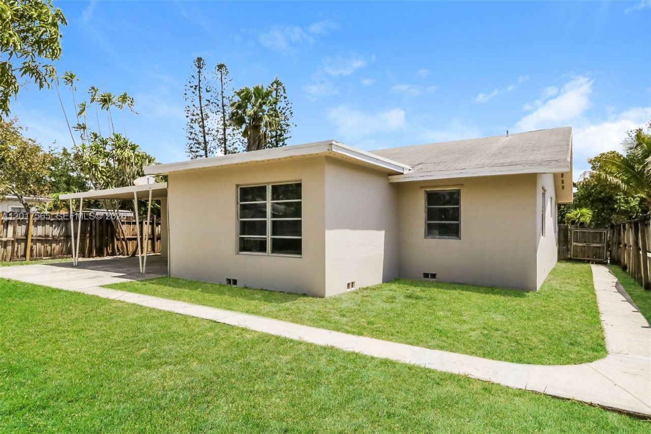 727 S Pine St , Lake Worth, FL 33460 Photo