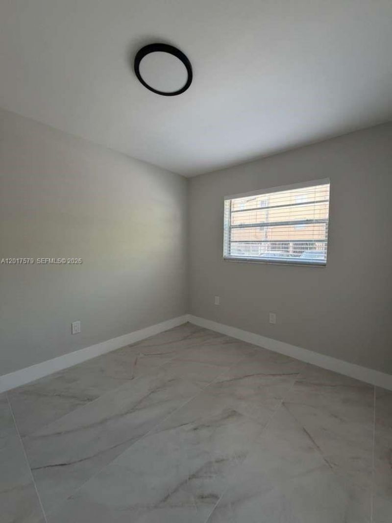 932 NW 5th St , Unit 3, Miami, FL 33128 Photo