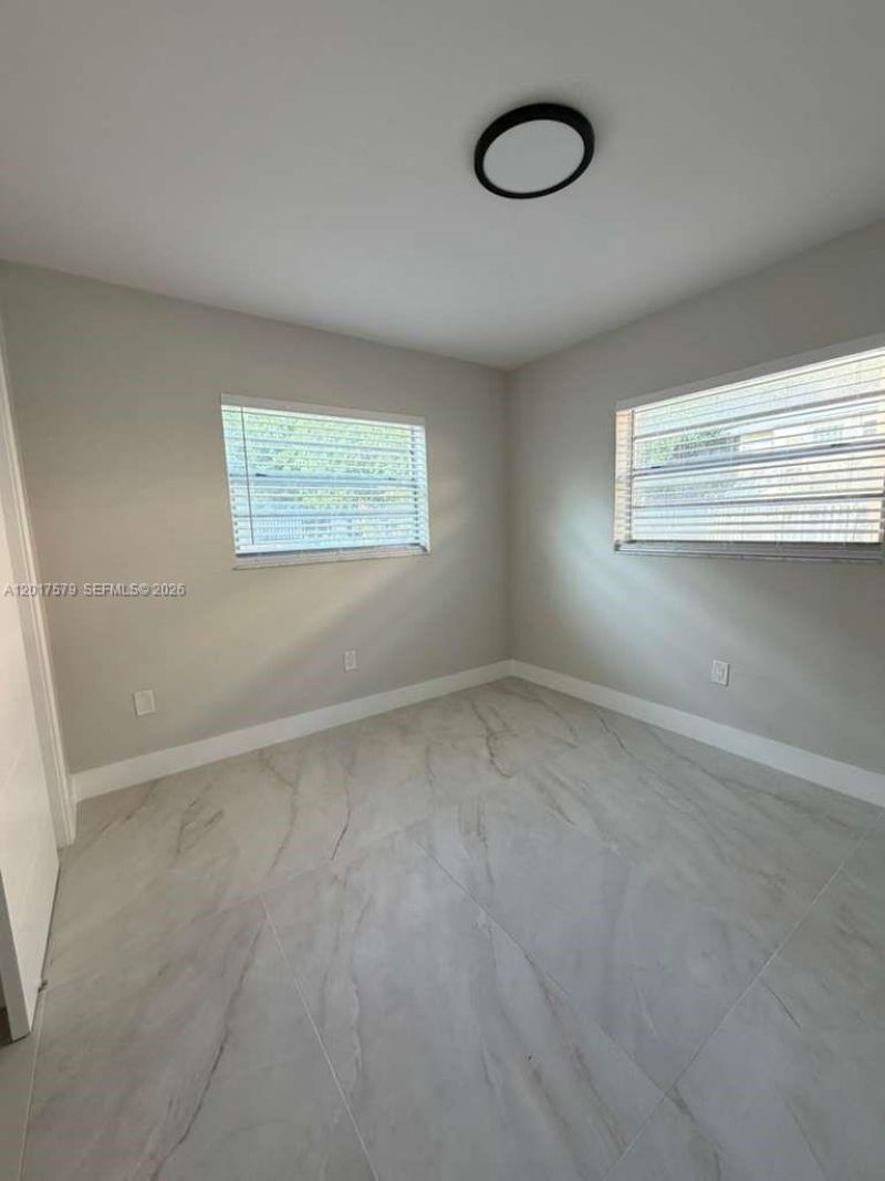 932 NW 5th St , Unit 3, Miami, FL 33128 Photo