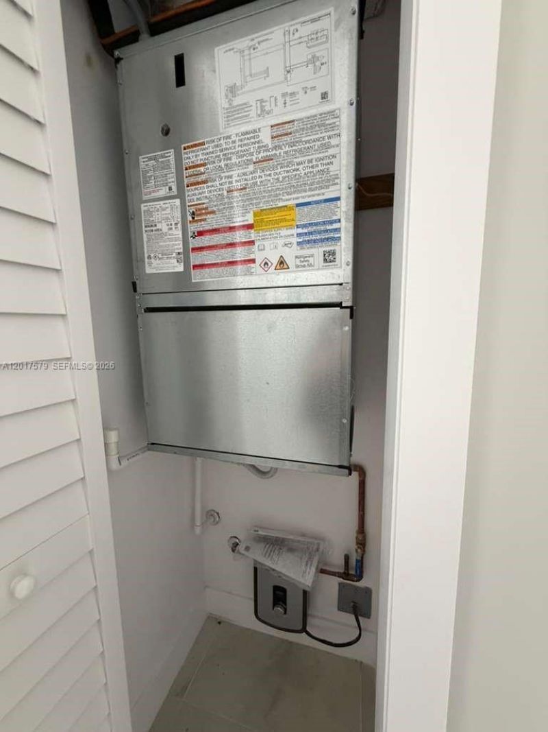 932 NW 5th St , Unit 3, Miami, FL 33128 Photo