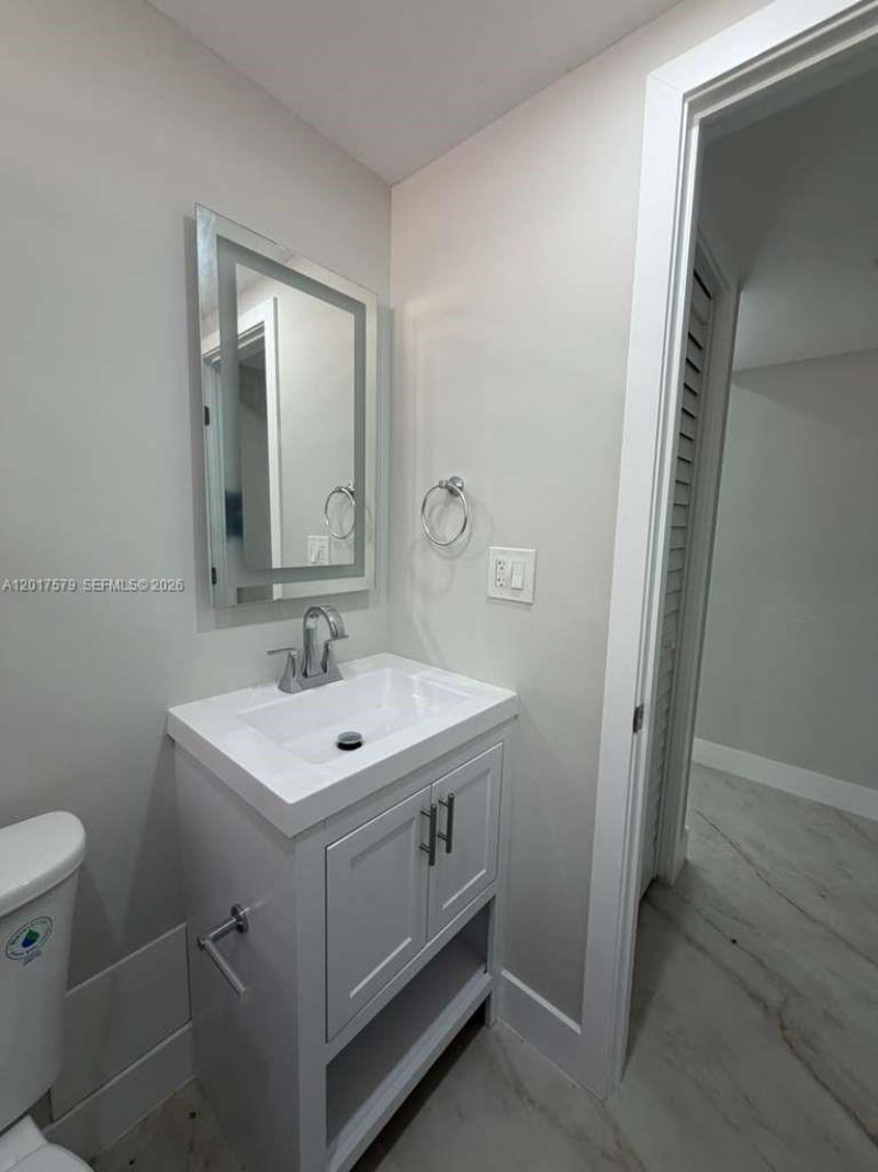 932 NW 5th St , Unit 3, Miami, FL 33128 Photo