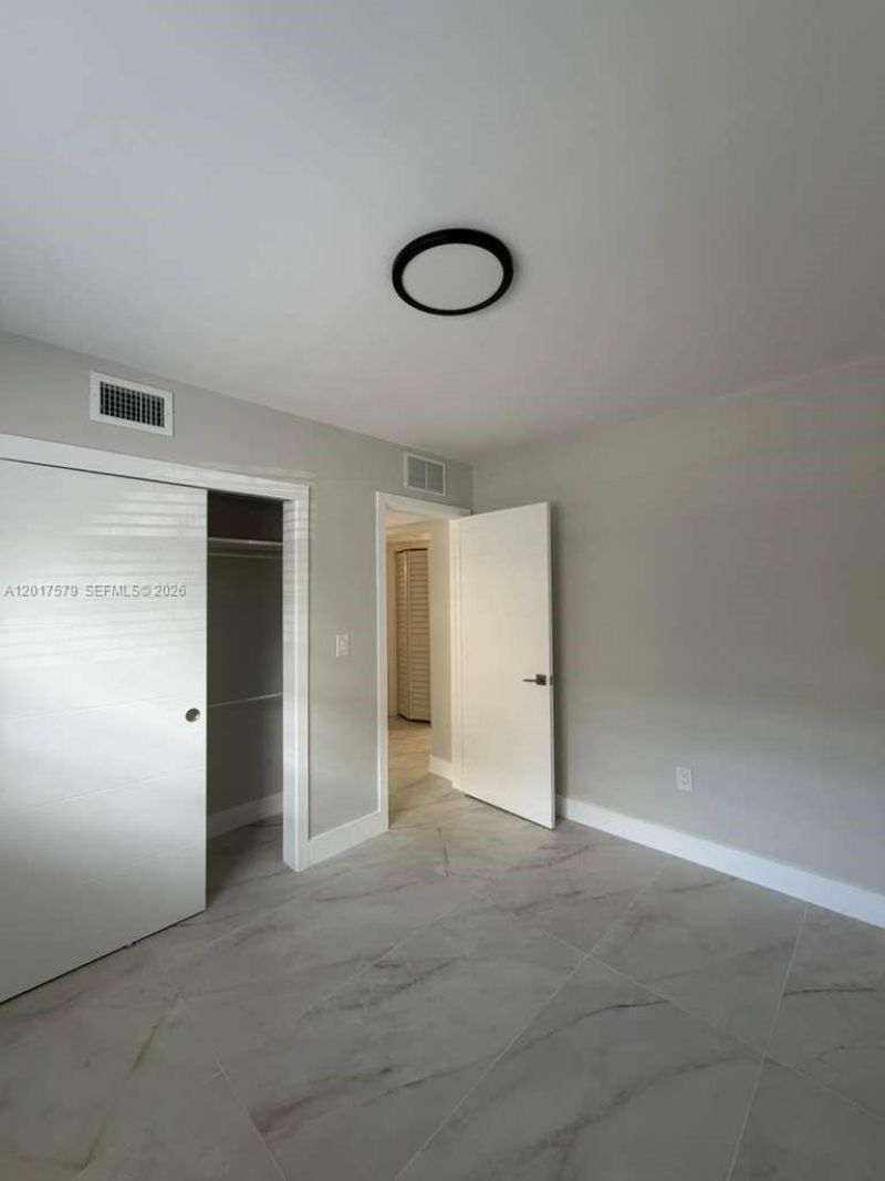 932 NW 5th St , Unit 3, Miami, FL 33128 Photo