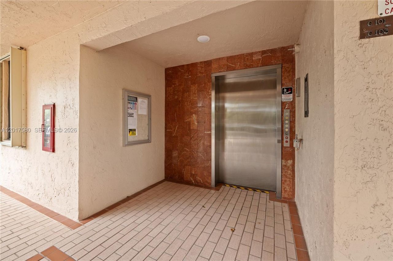2768 S Carambola Cir S, Unit 403, Coconut Creek, FL 33066 Photo