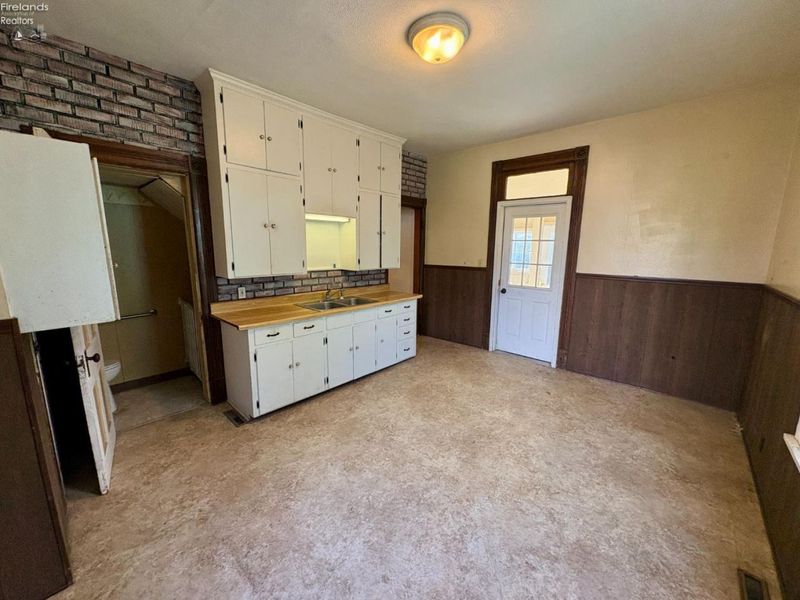 70 N Sandusky Street, Tiffin, OH 44883 Photo 5