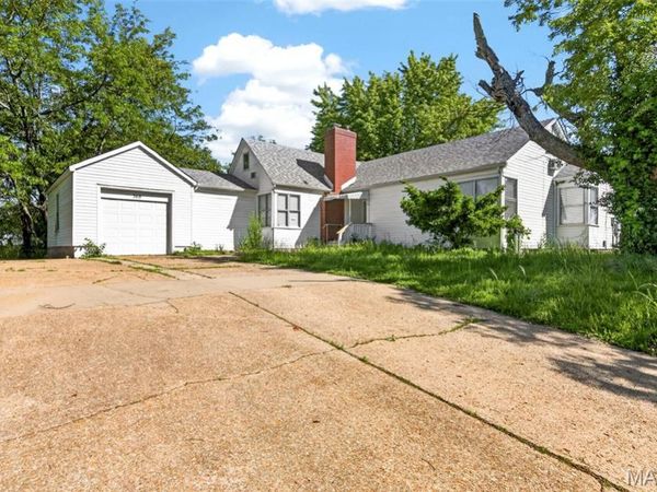 765 N Main Street , St Clair, MO 63077