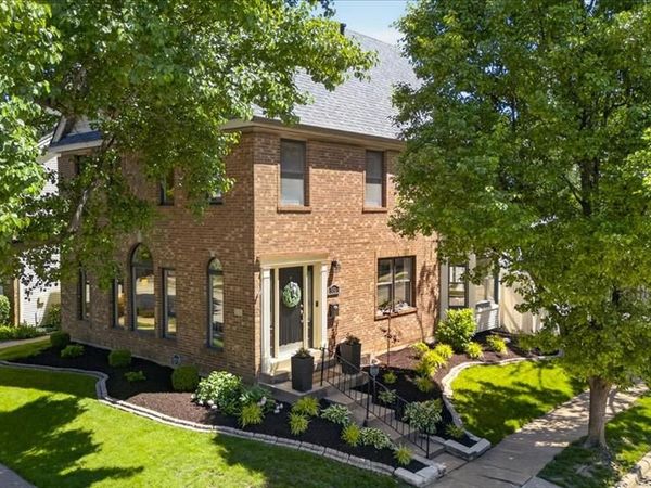 950 Barnard College Lane , St Louis, MO 63130