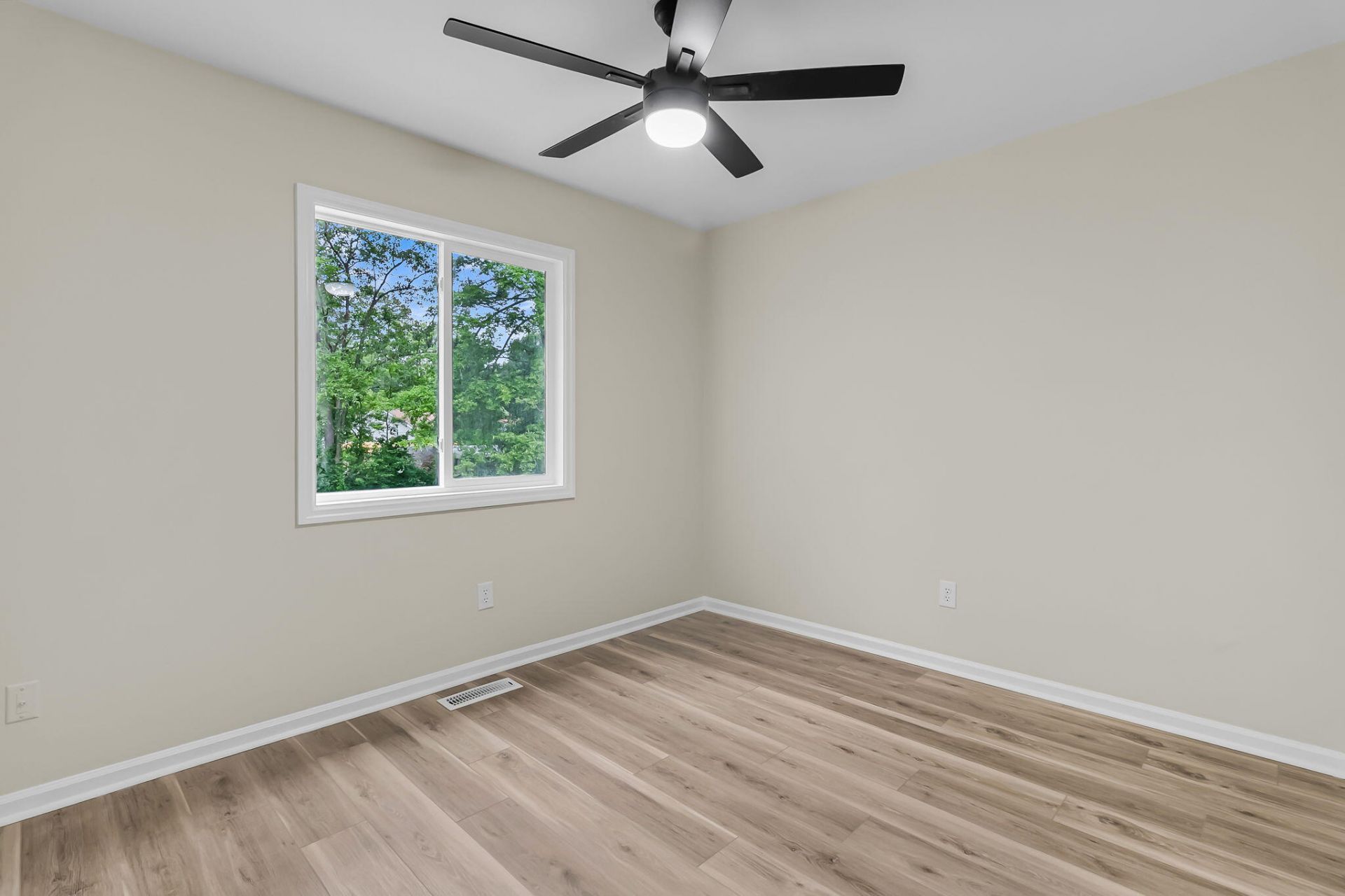 104 Foxfire Court Photo 15