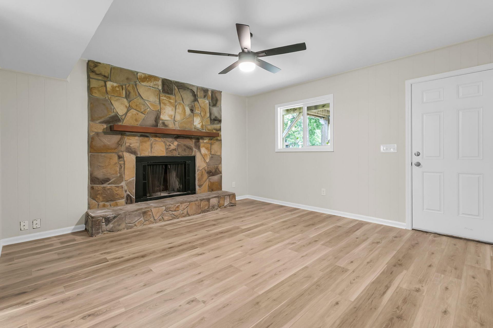 104 Foxfire Court Photo 17