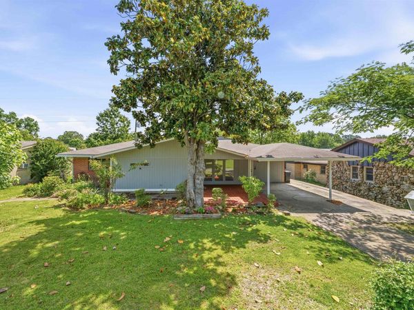 15 Phyllis Ct, Jacksonville, AR 72076