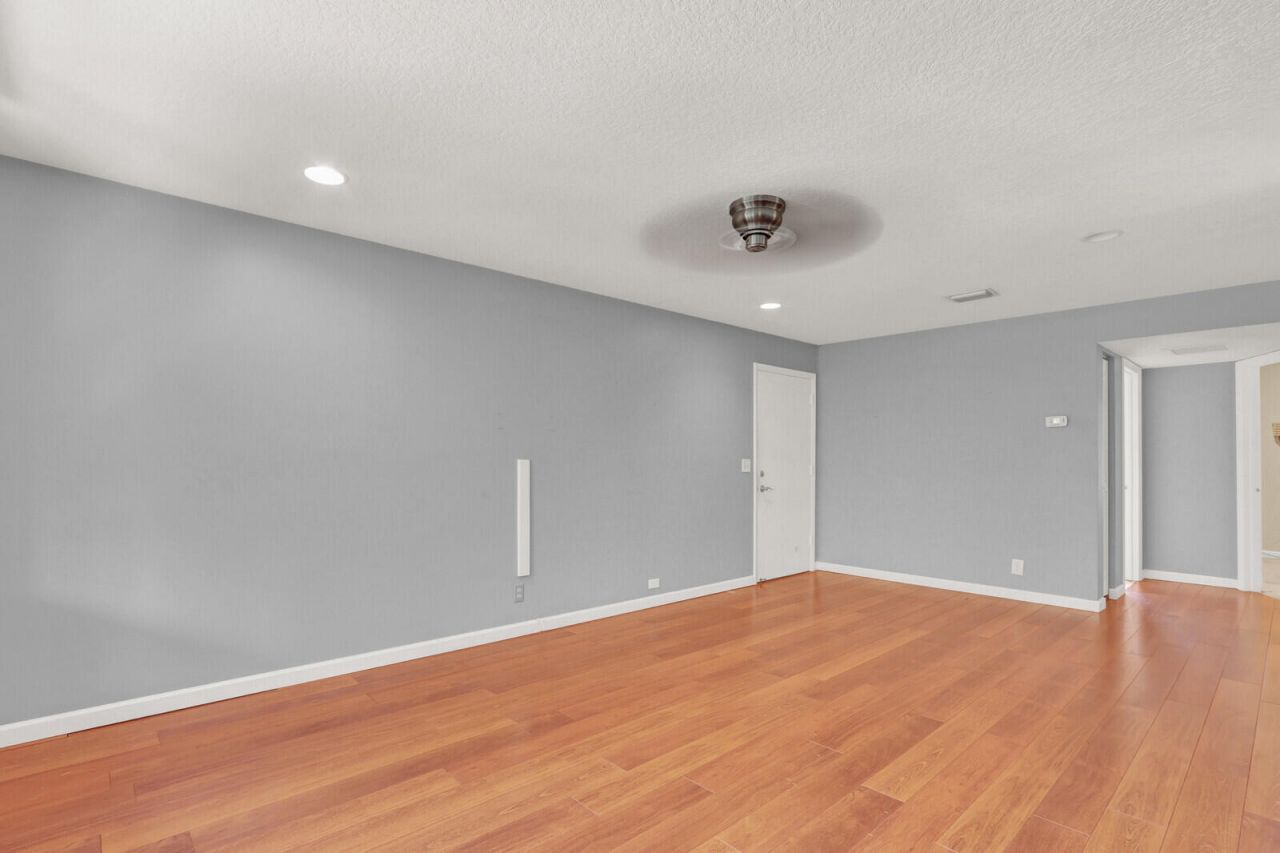 312 Southwind Drive, Unit 207, North Palm Beach, FL 33408 Photo