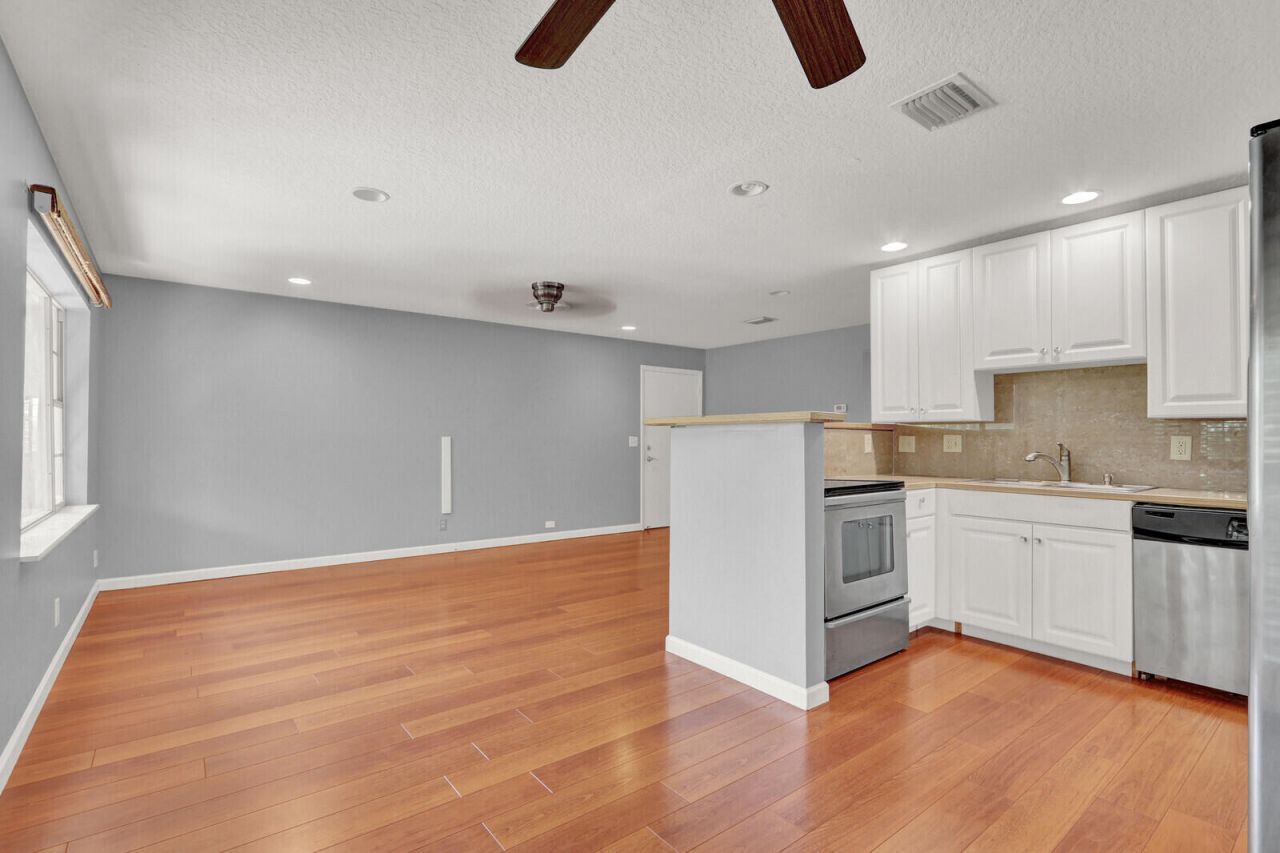 312 Southwind Drive, Unit 207, North Palm Beach, FL 33408 Photo
