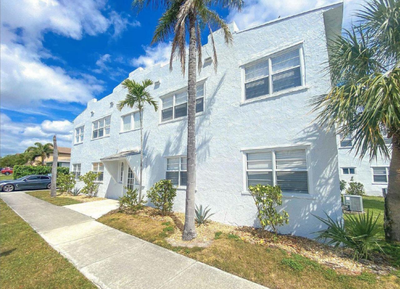 215 S Seacrest Boulevard, Unit 2, Boynton Beach, FL 33435 Photo