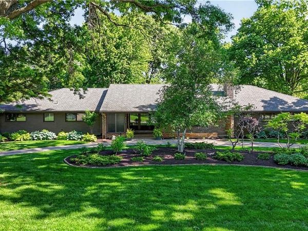 8608 Reinhardt Lane, Leawood, KS 66206